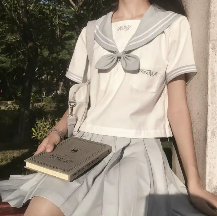 大姐头与小屁孩